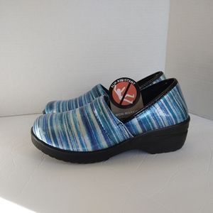 Slip resistant work nurse slip on clogs shoes size 8.5